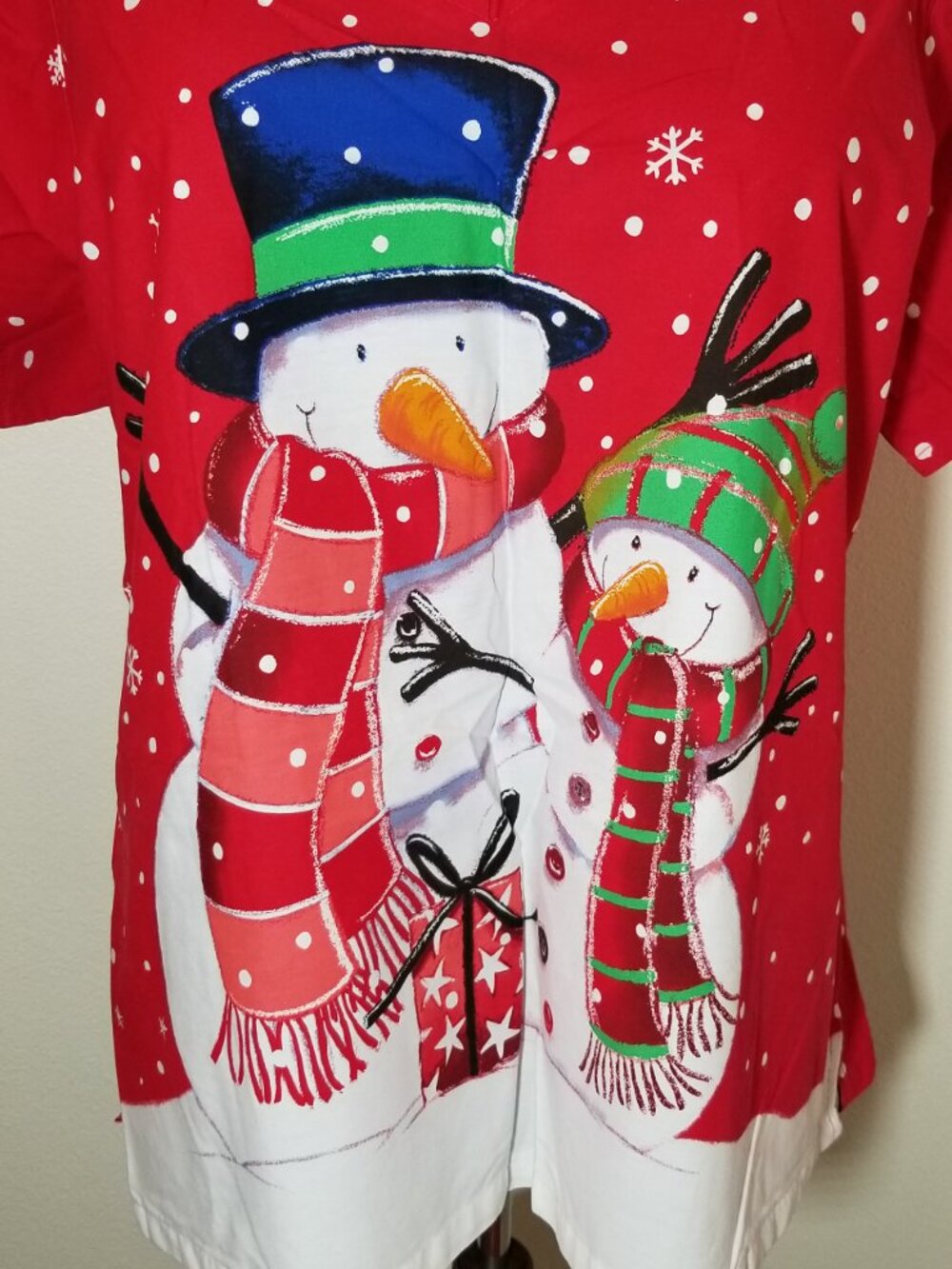 UA Scrubs Womens 3X Red Holiday Christmas Snowman Scrub Top Nurse Medical Lab - Picture 5 of 8